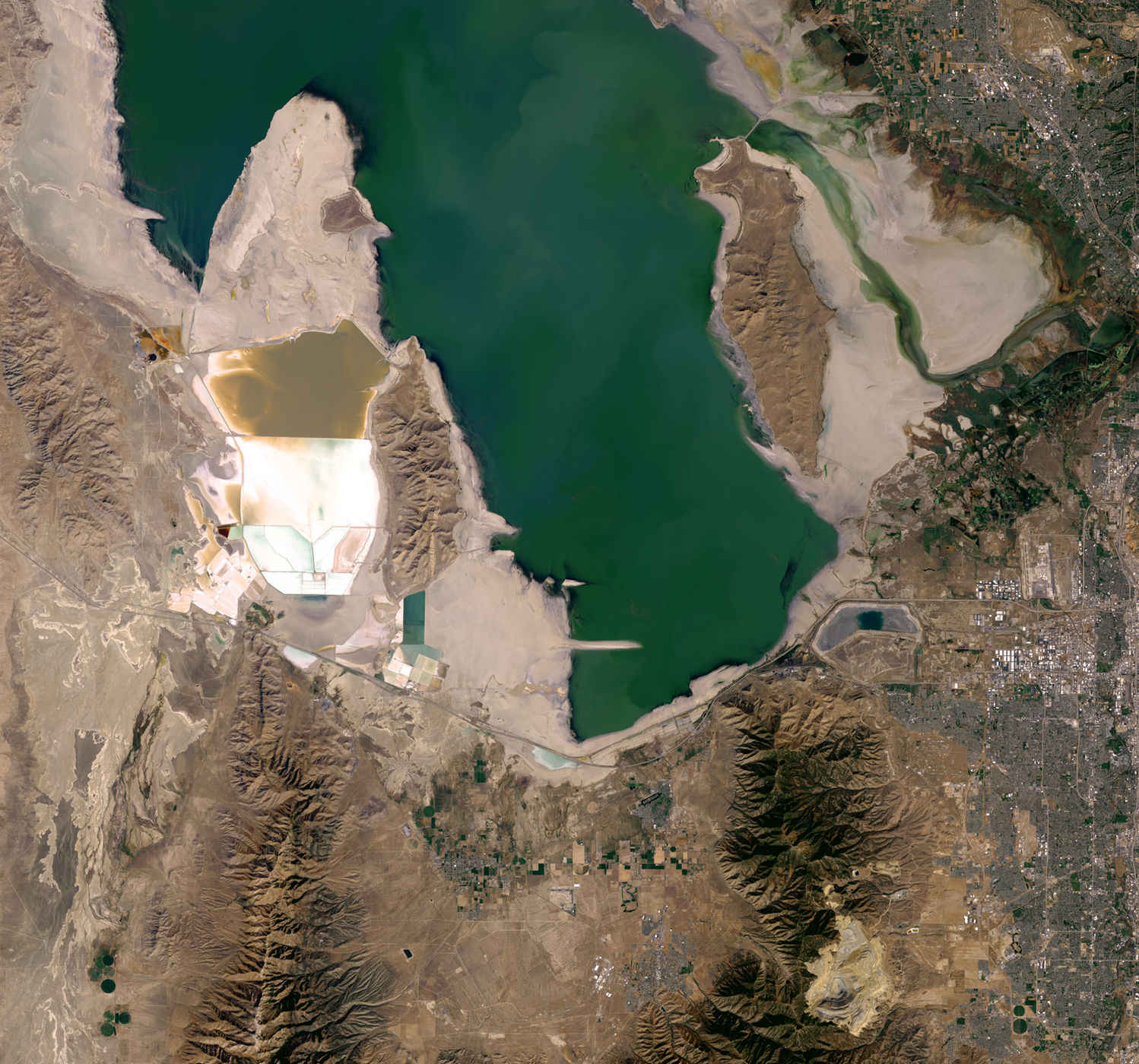 salt-lake-shrinking-nasa-virtualdr-ir