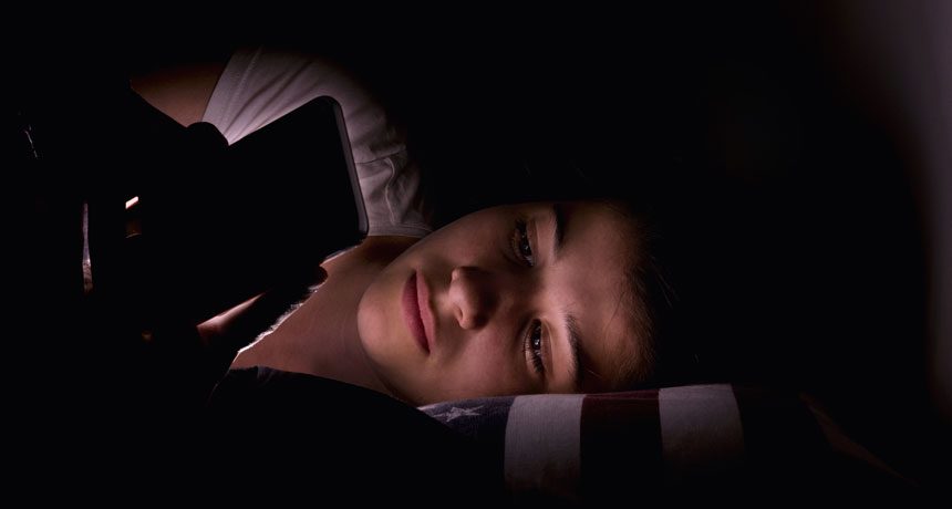 حضور وسایل دیجیتال در اتاف‌خواب با برانگیختن مغز نوجوانان، خوابیدن را دشوارتر می‌کند.