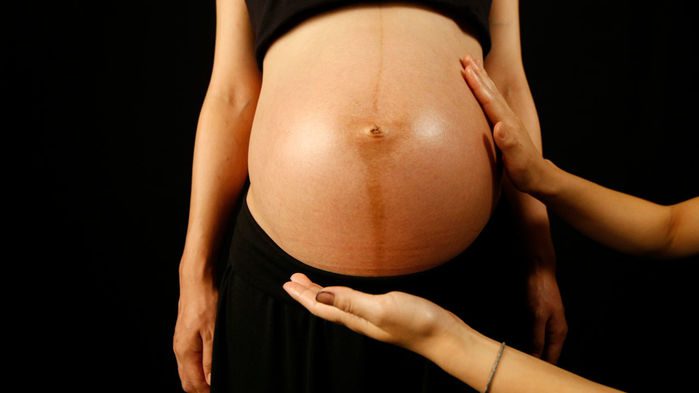 ناهو موریزاکی از مرکز ملی سلامت و رشد کودک ژاپن در توکیو می‌گوید: "زنان ژاپنی به دنبال این هستند که در بارداری فقط یک توپ بسکتبال جلوی شکمشان باشد و بقیه بدنشان لاغر بماند". REUTERS