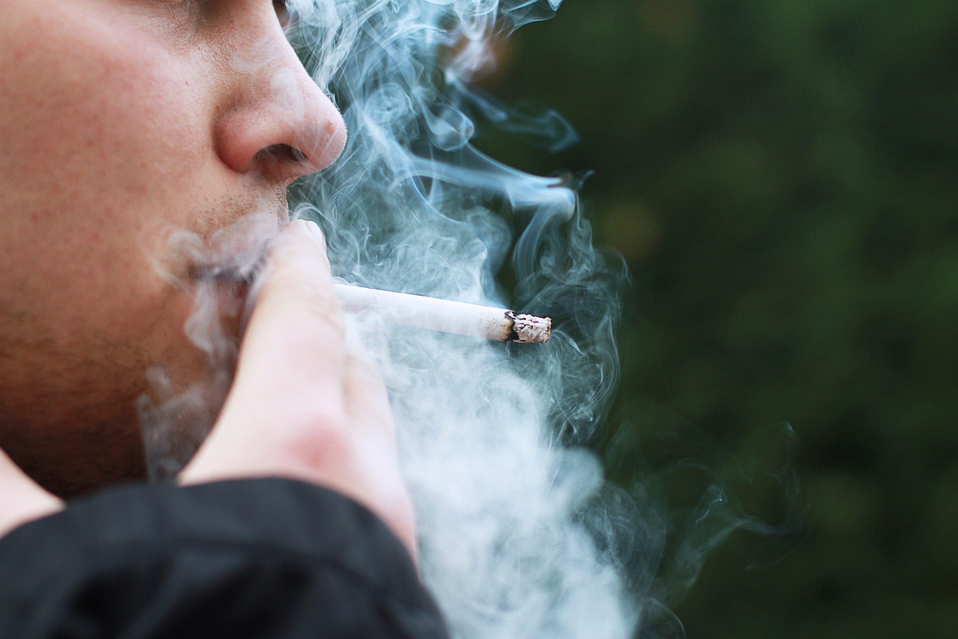 سیگار عملکرد سیستم ایمنی در برابر ملانوما را تضعیف می‌کند